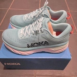 Brand New Hoka Bondi 7 Sneakers (size 9)